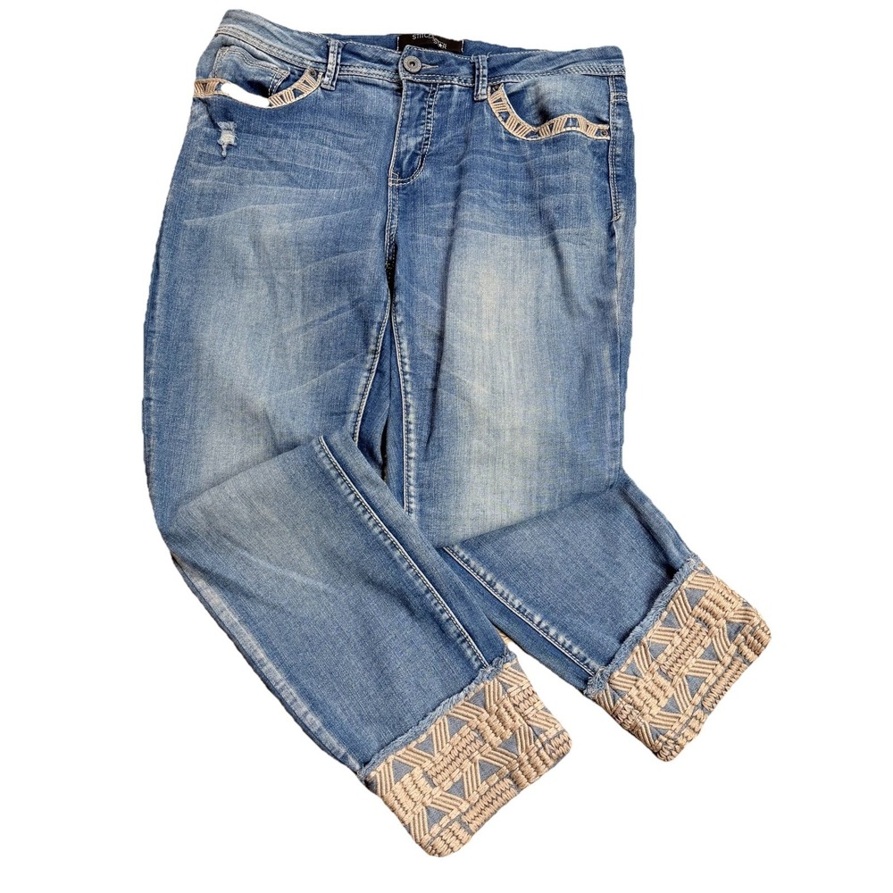 Stitch Star Women's ankle Jeans Medium Wash Distressed Rolled Embroidered Hem 10